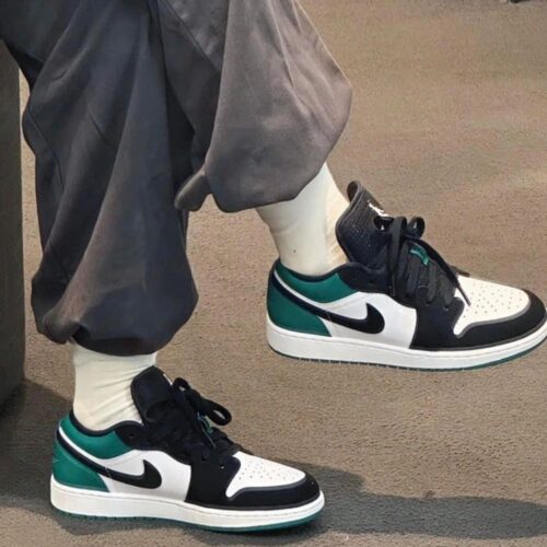 Real lifestyle image of Air Jordan 1