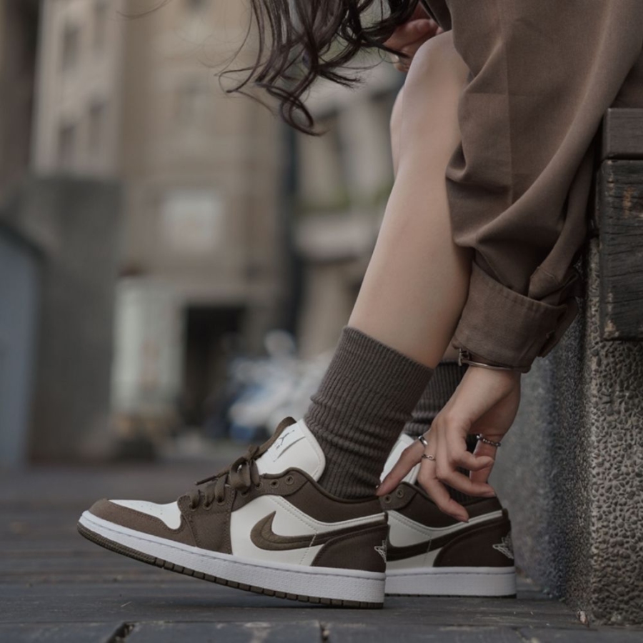 Real lifestyle image of Air Jordan 1