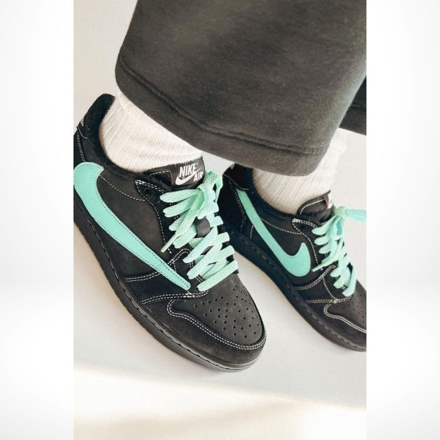 Real lifestyle image of Air Jordan 1