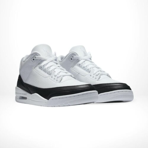 Angle view of Air Jordan 3
