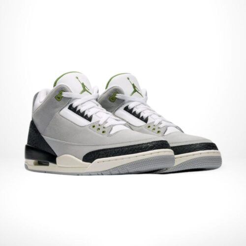 Angle view of Air Jordan 3