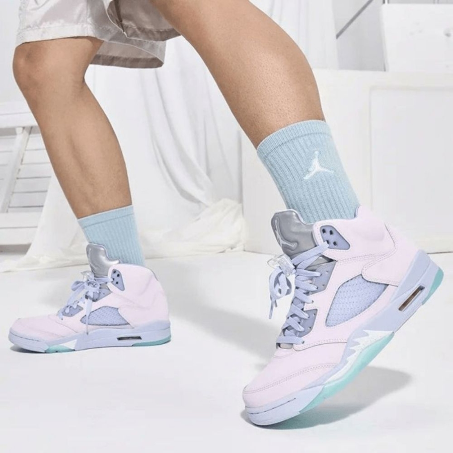 Real lifestyle image of Air Jordan 5