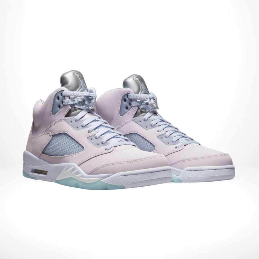 Angle view of Air Jordan 5