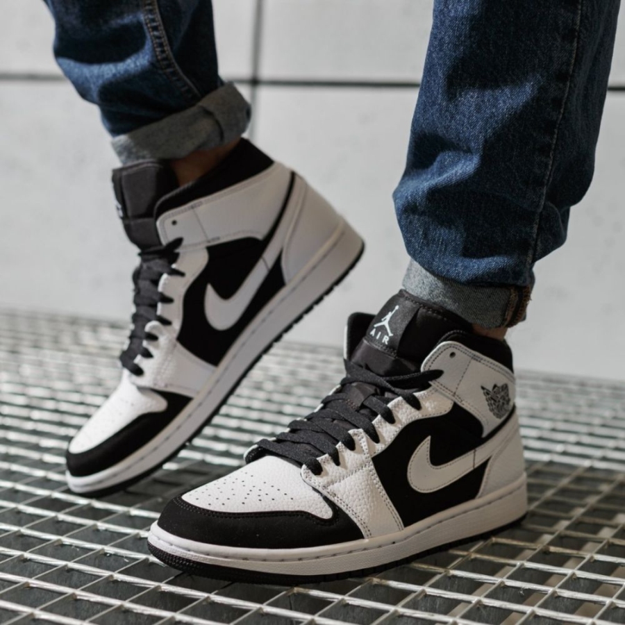Real lifestyle image of Air Jordan 1