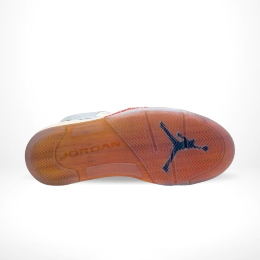 Bottom sole of Air Jordan 5