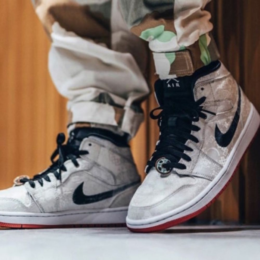 Real lifestyle image of Air Jordan 1