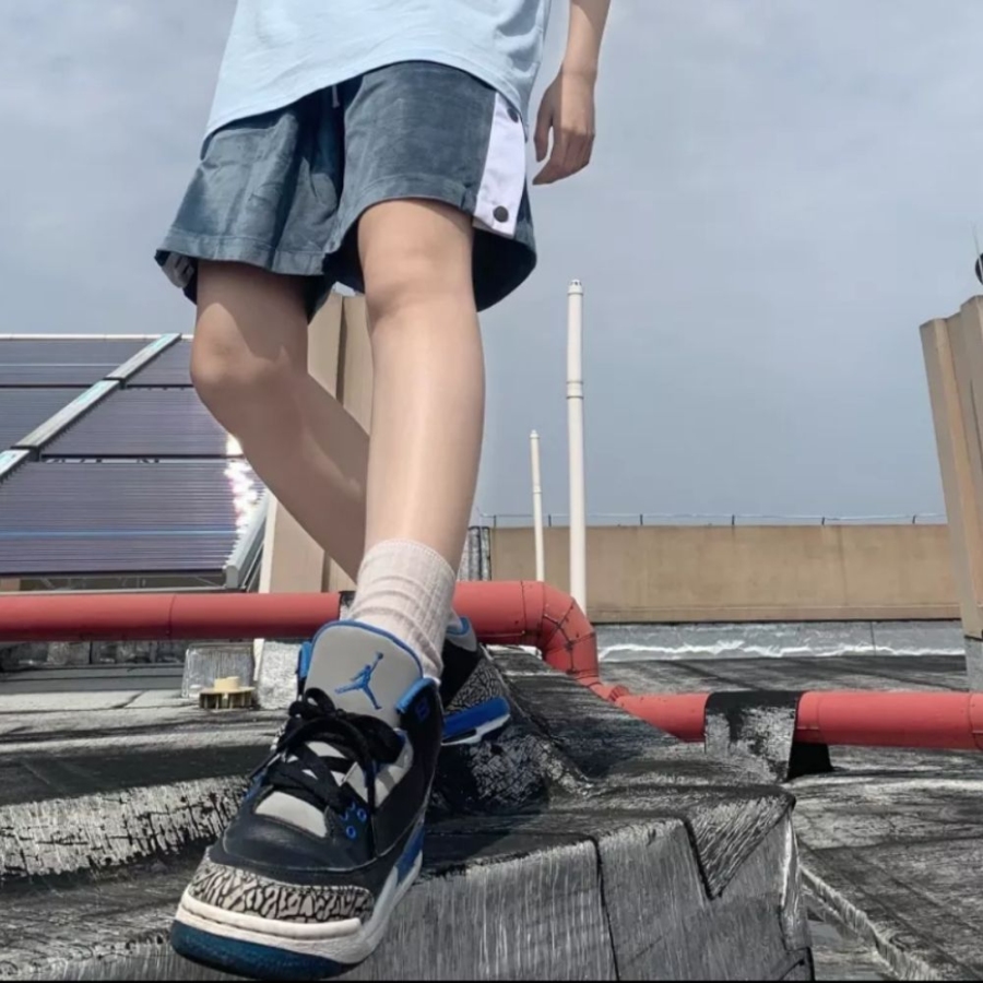 Real lifestyle image of Air Jordan 3
