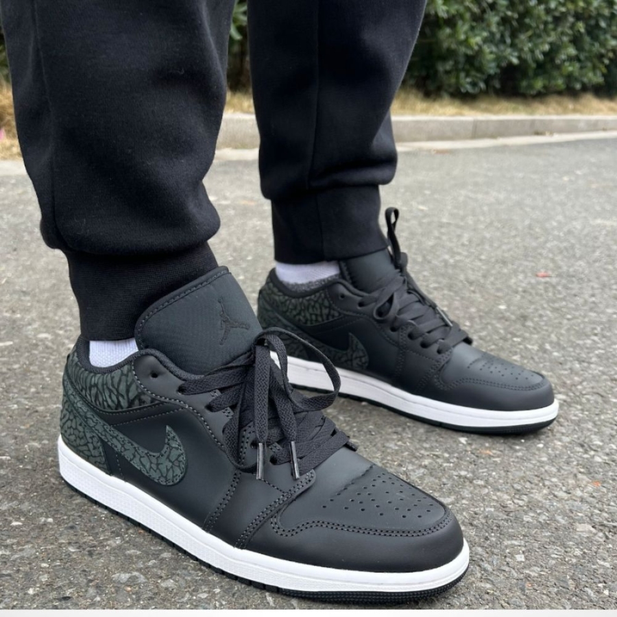 Real lifestyle image of Air Jordan 1