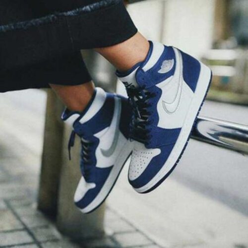 Real lifestyle image of Air Jordan 1