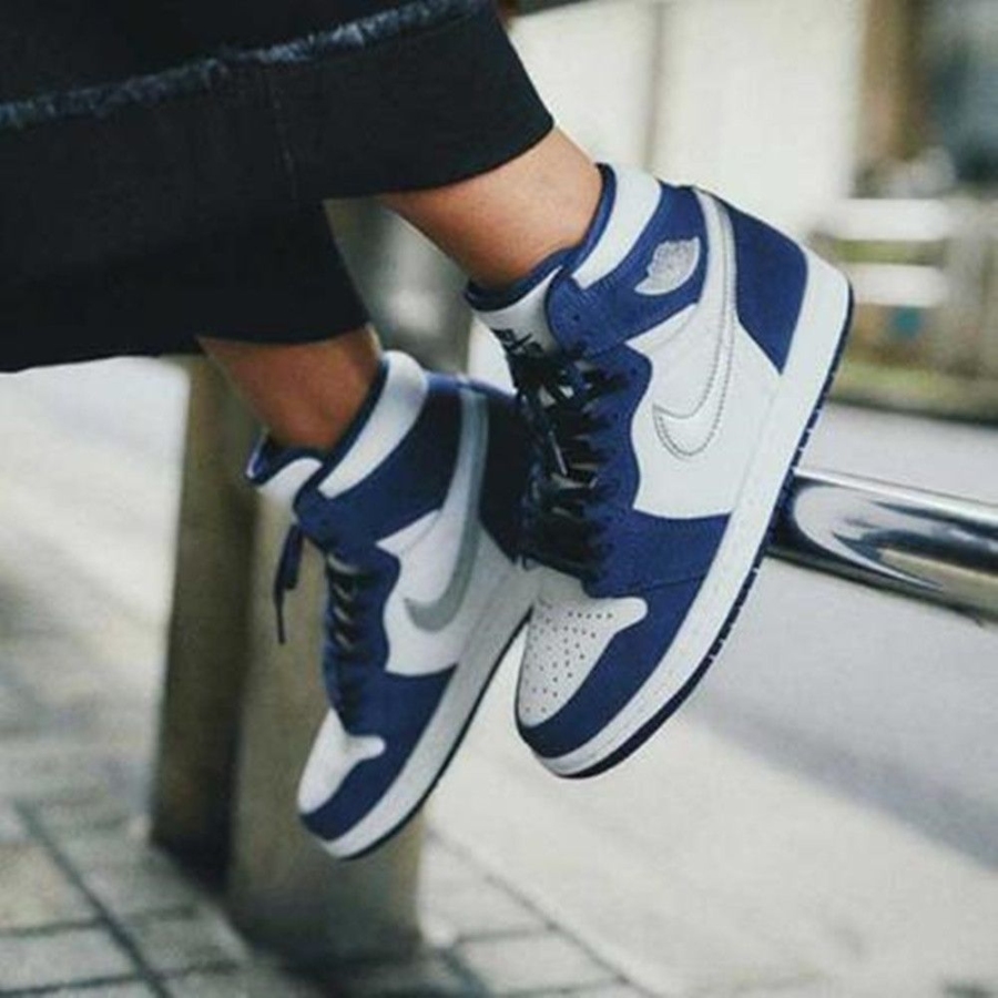 Real lifestyle image of Air Jordan 1
