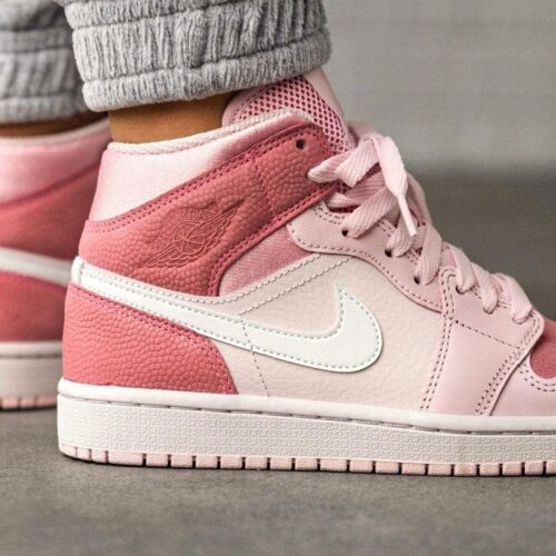Real lifestyle image of Air Jordan 1