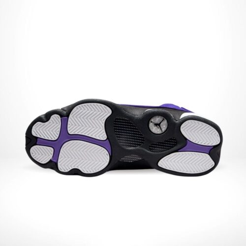 3Bottom sole of Air Jordan 1