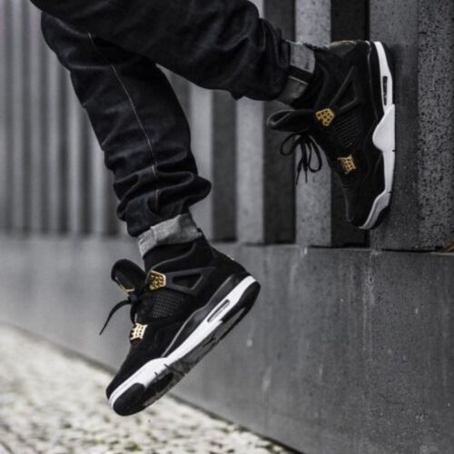Side profile of Air Jordan 4