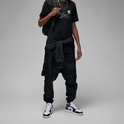 Real lifestyle image of Air Jordan 1