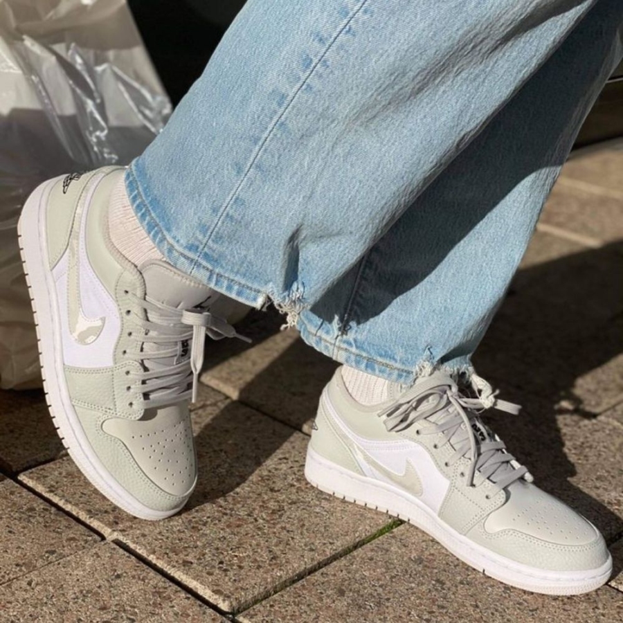 Real lifestyle image of Air Jordan 1