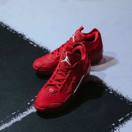 Real lifestyle image of Air Jordan 39