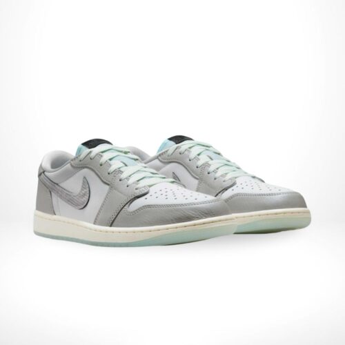 Angle view of Air Jordan 1