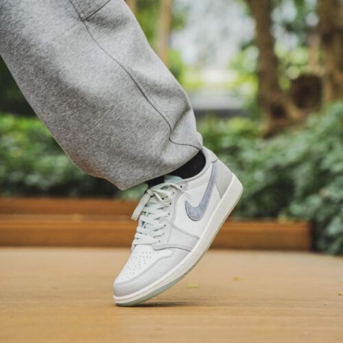 Real lifestyle image of Air Jordan 1