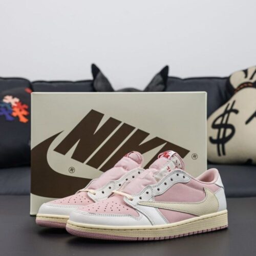 Real lifestyle image of Air Jordan 1