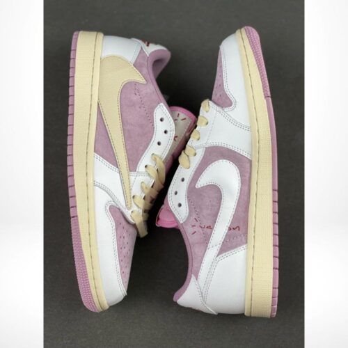 Real lifestyle image of Air Jordan 1