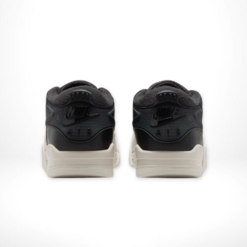 Rear view of Air Jordan 4