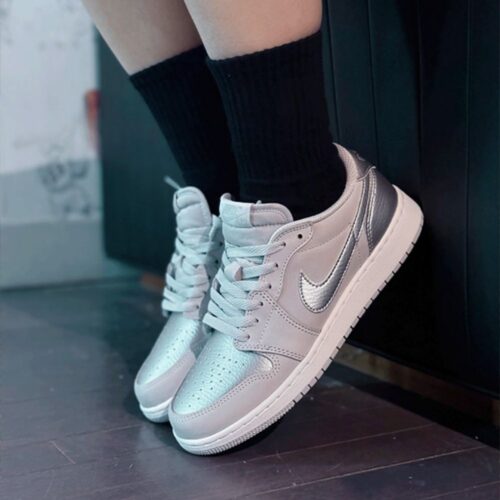 Real lifestyle image of Air Jordan 1