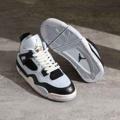 Real lifestyle image of Air Jordan 4