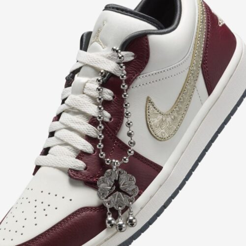 Angle view of Air Jordan 1