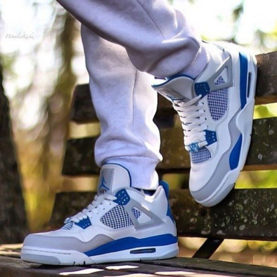 Real lifestyle image of Air Jordan 4