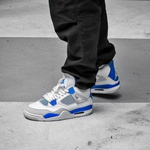 Real lifestyle image of Air Jordan 4
