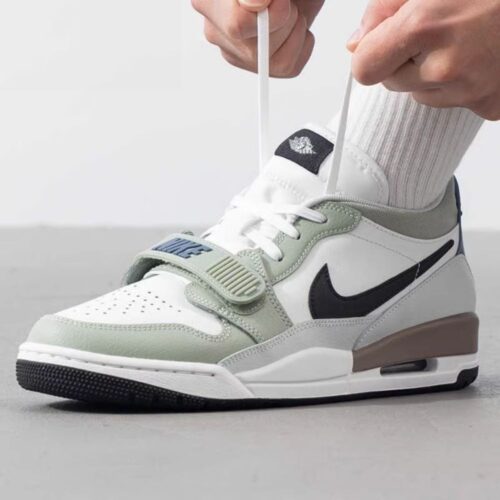 Real lifestyle image of Air Jordan 1