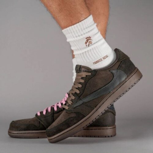Real lifestyle image of Air Jordan 1