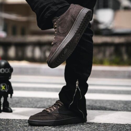 Real lifestyle image of Air Jordan 1