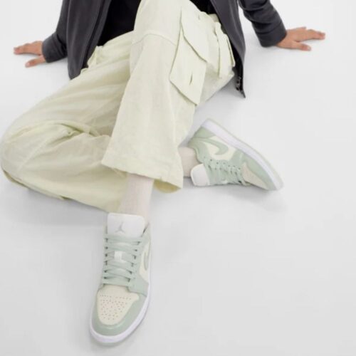 Real lifestyle image of Air Jordan 1