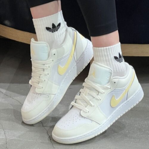 Real lifestyle image of Air Jordan 1