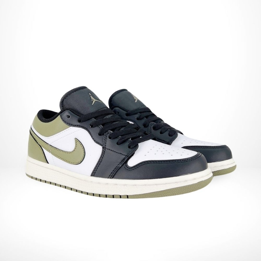 Angle view of Air Jordan 1
