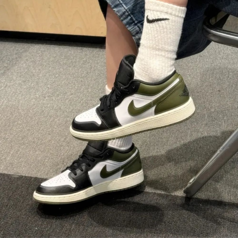 Real lifestyle image of Air Jordan 1