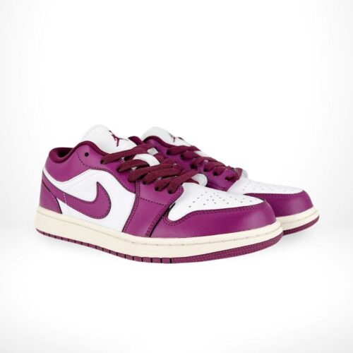 Angle view of Air Jordan 1