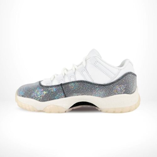 AJ11 Side profile