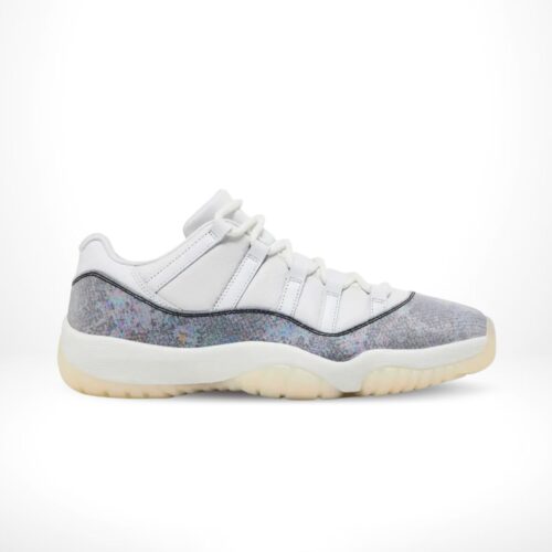 AJ11