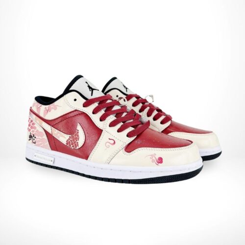 AJ1 angle view