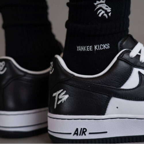 On-foot of the Air Force 1
