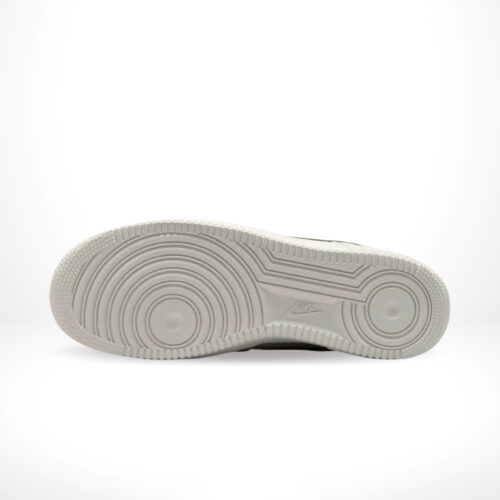 Bottom view of the Air Force 1