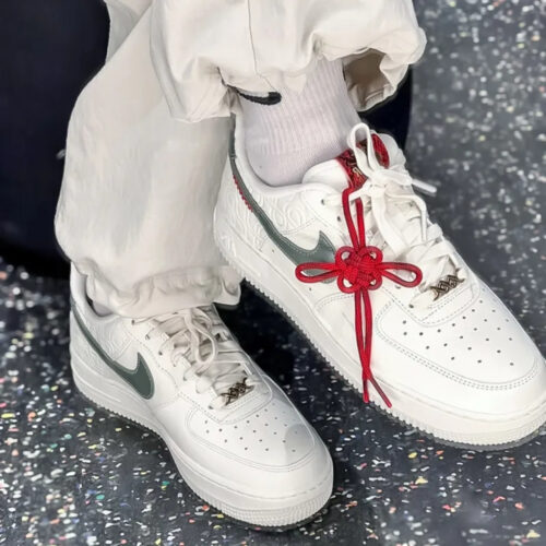 On-foot of the Air Force 1