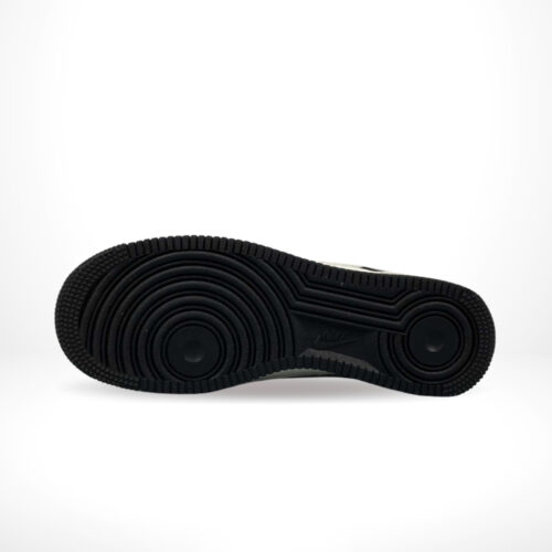 Bottom view of the Air Force 1