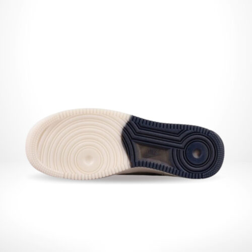 Bottom view of the Air Force 1