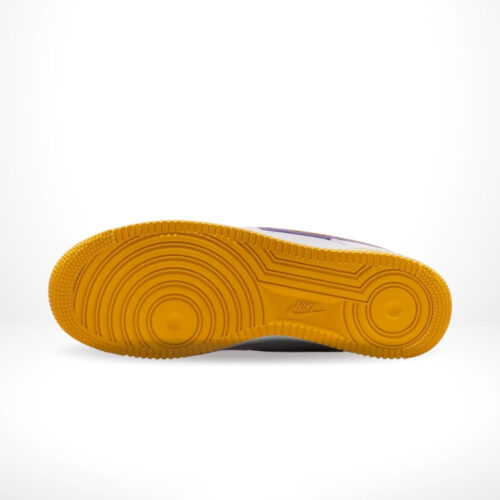 Bottom view of the Air Force 1