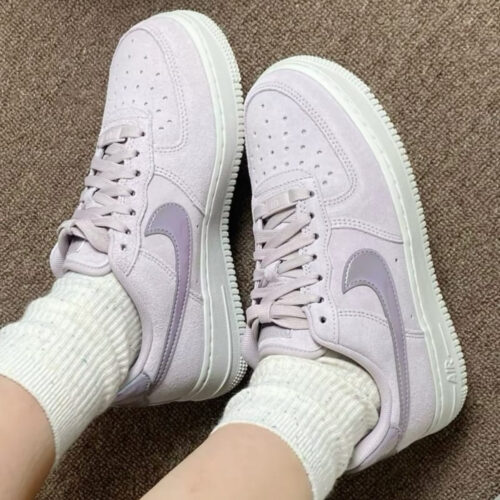 On-foot of the Air Force 1