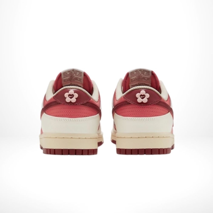 Rear view of the Air Nike Dunk Low