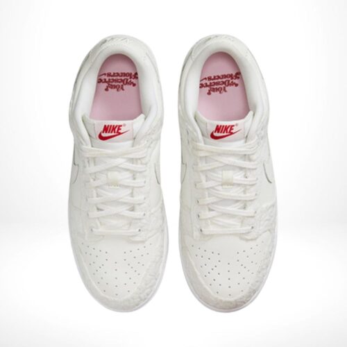 Top-down view of the Air Nike Dunk Low